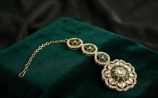 ROYAL EMERALD KUNDAN SET