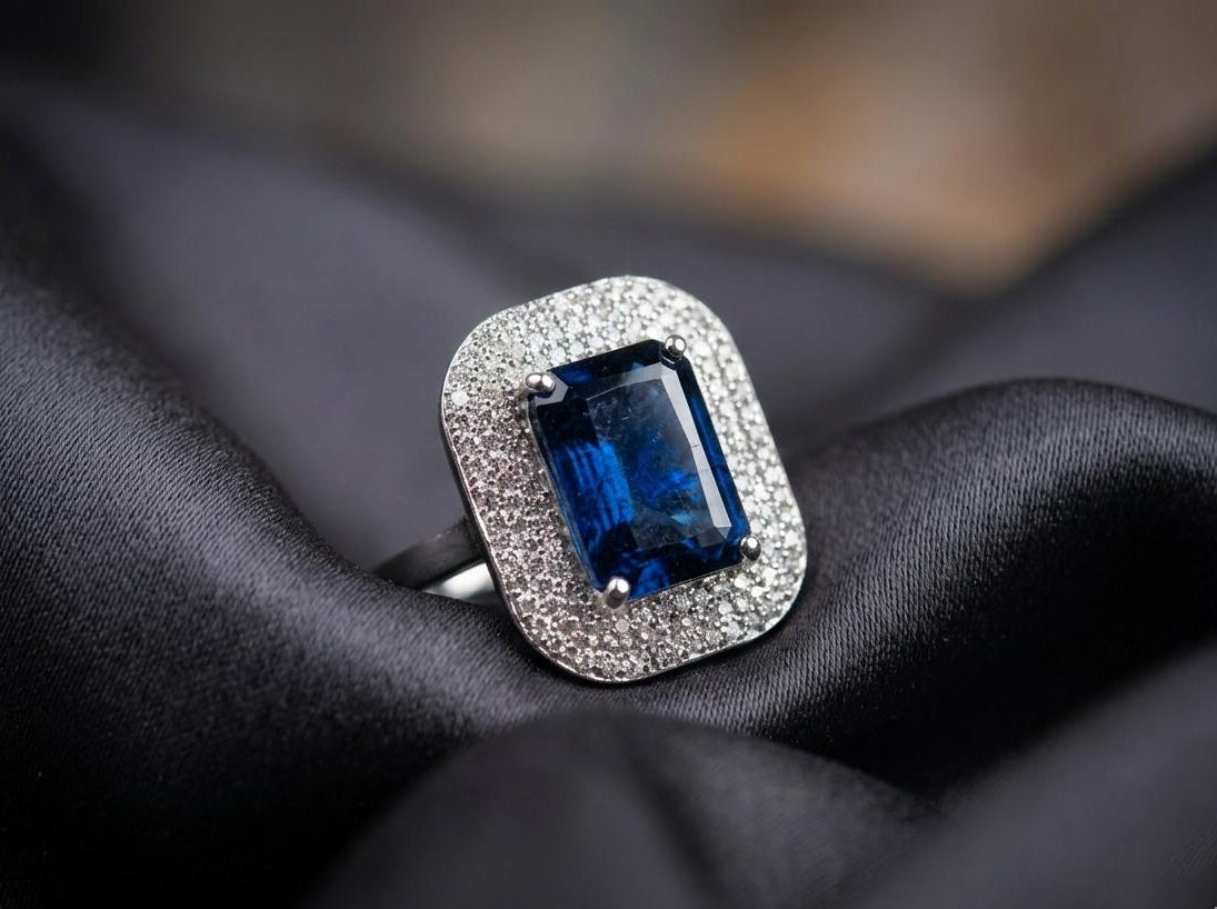 THE GRAND RADIANT HALO STATEMENT RING
