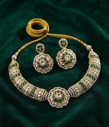 ROYAL EMERALD KUNDAN SET