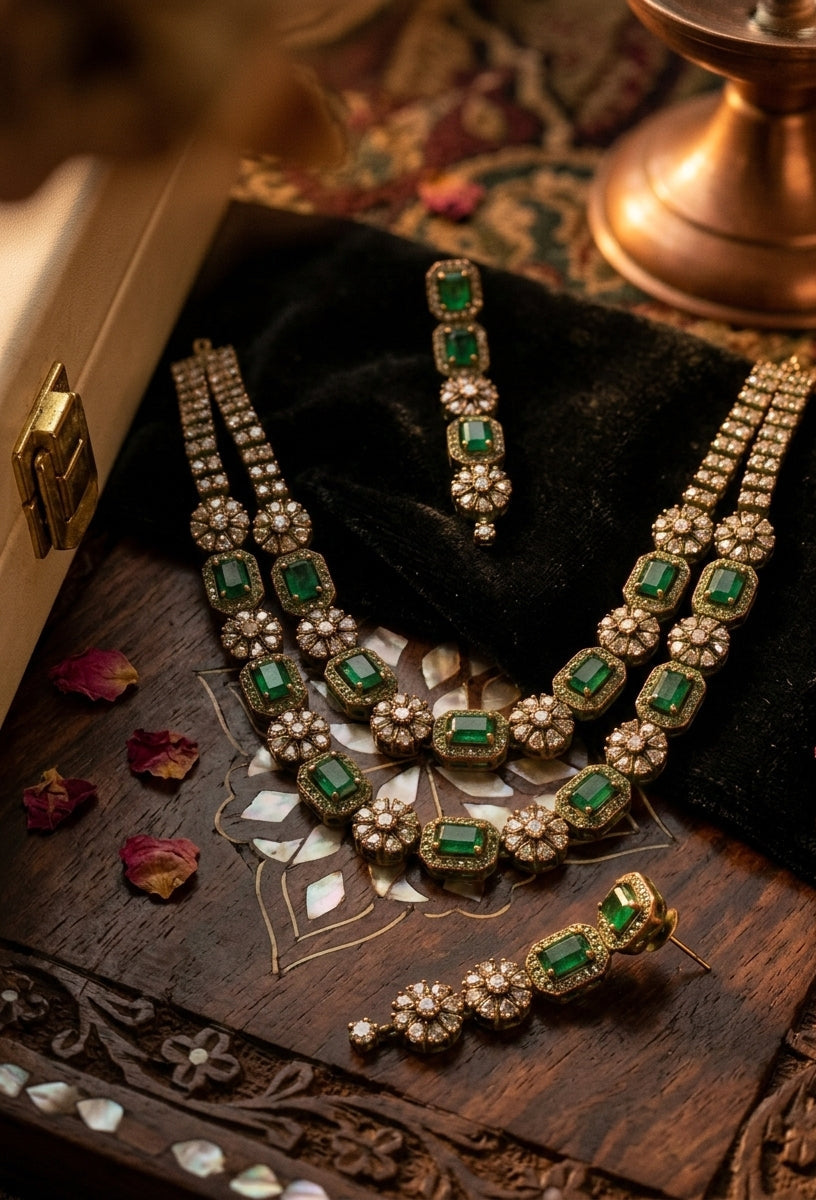 THE ROYAL MEHNDI HAAR SETS