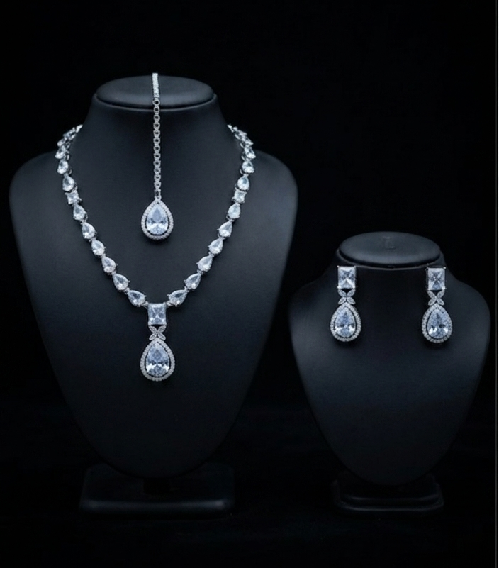 THE ROYAL HERITAGE | MARQUISE AD NECKLACE , EARRINGS & MAANG TIKKA SET