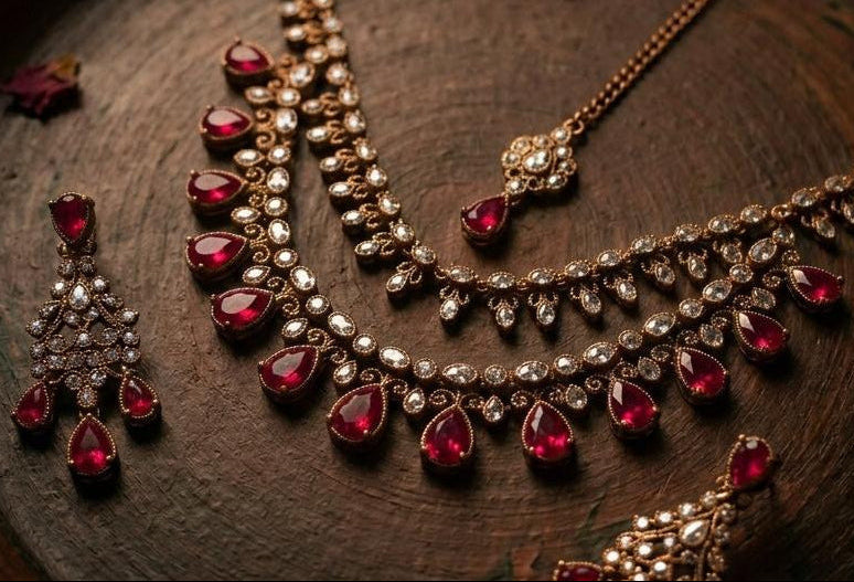 THE VINTAGE HERITAGE | RUBY RED AD SET