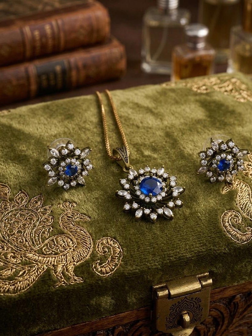 THE VINTAGE SAPPHIRE PETAL SET